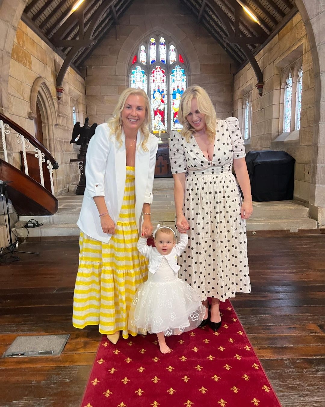 44歲瑞貝爾威爾森透過代理孕母生下女兒