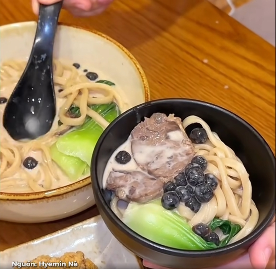 「珍奶牛肉麵」上出現珍珠，充滿違和感