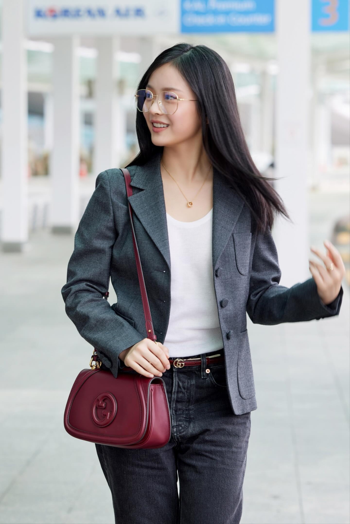 GUCCI 品牌代言人 HANNI 仁川機場出發米蘭觀賞春夏女裝秀