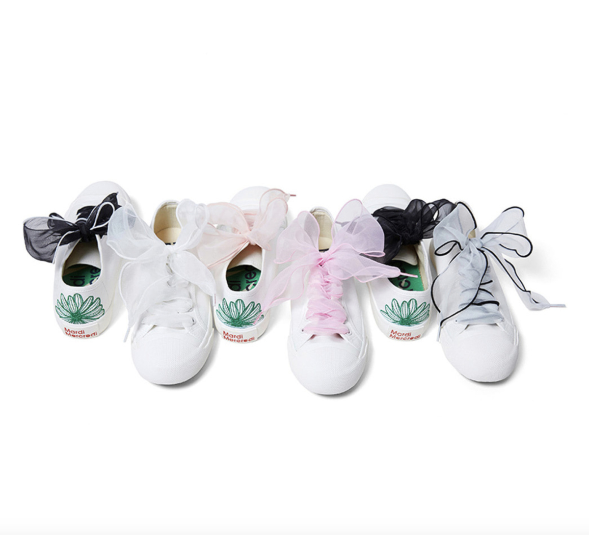 MARDI MERCREDI刺繡帆布鞋&絲帶鞋帶，NT$2,580 (黑/白)&NT$480 (黑/白/黑底白邊/白底黑邊/粉/蜜桃粉)