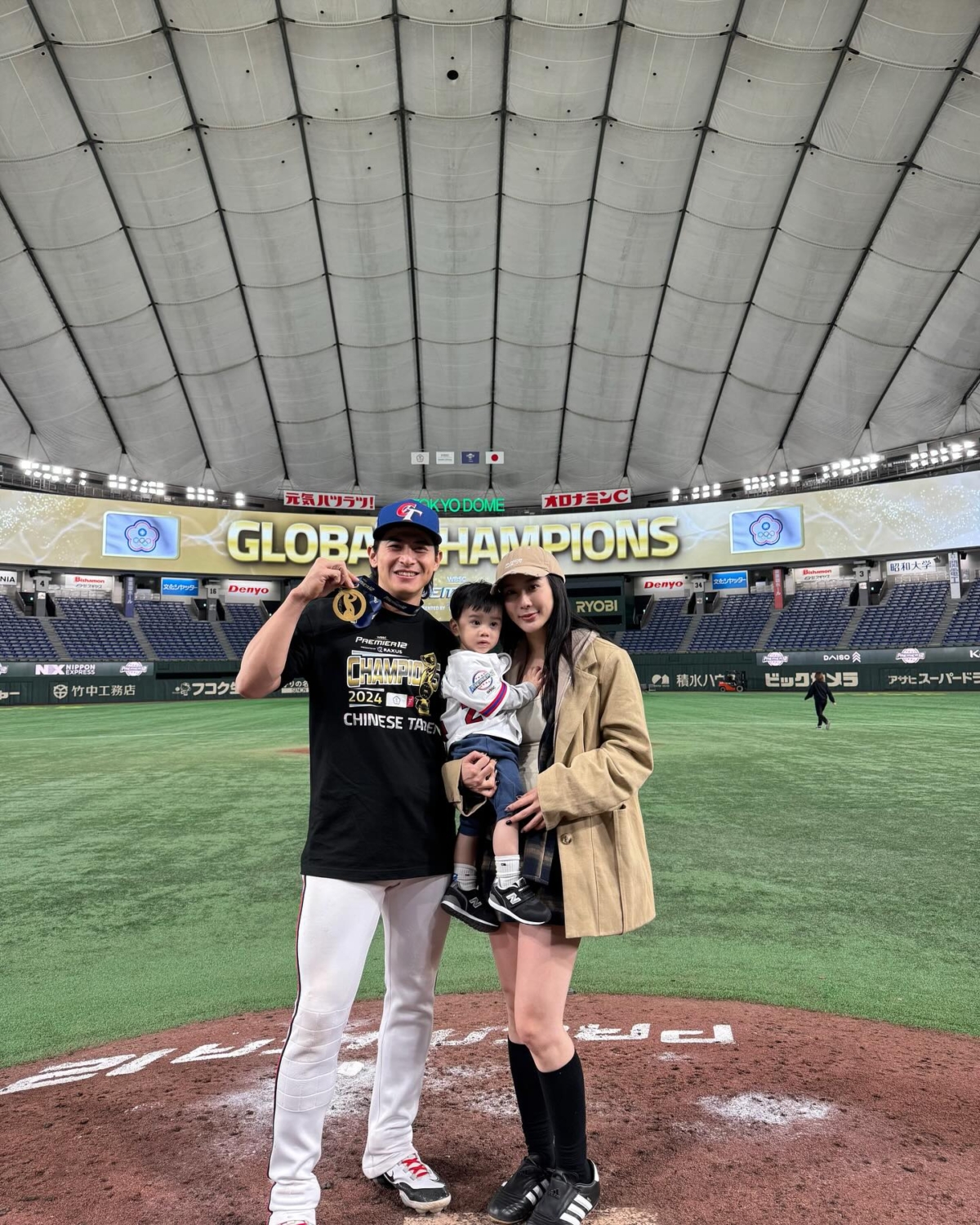 贏下冠軍後，陳傑憲就忙著找老婆