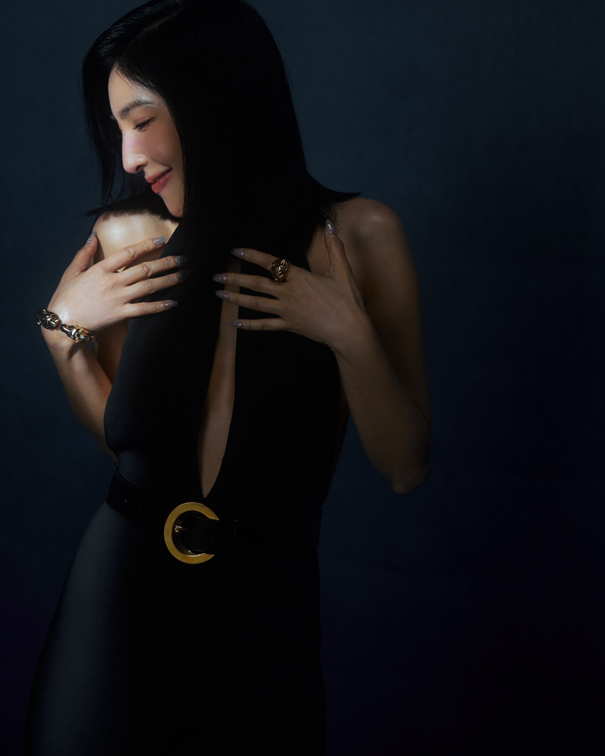 楊謹華配戴充滿野性的Panthère de Cartier,演繹桀驁狂野、叛逆不羈的美洲豹霸氣。