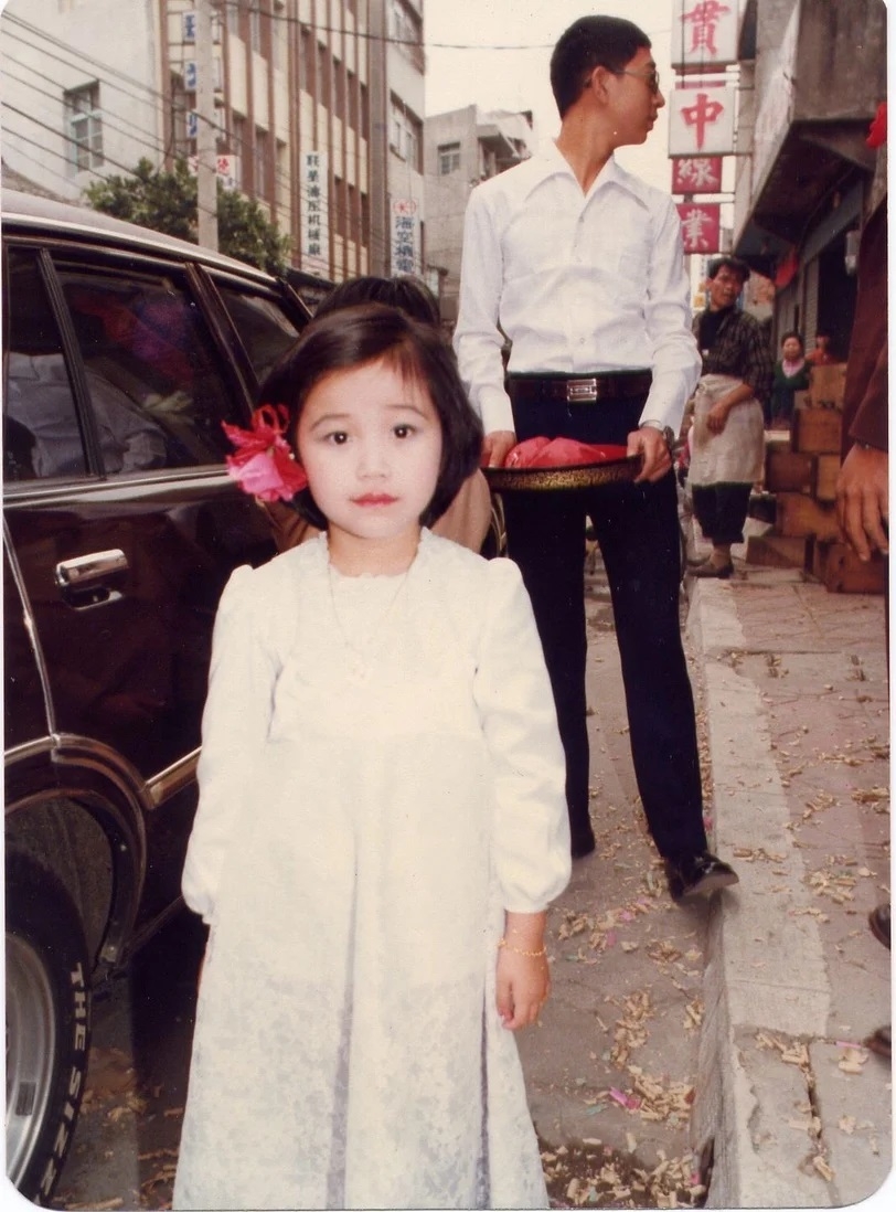 鍾欣凌從小就是家中的小公主。