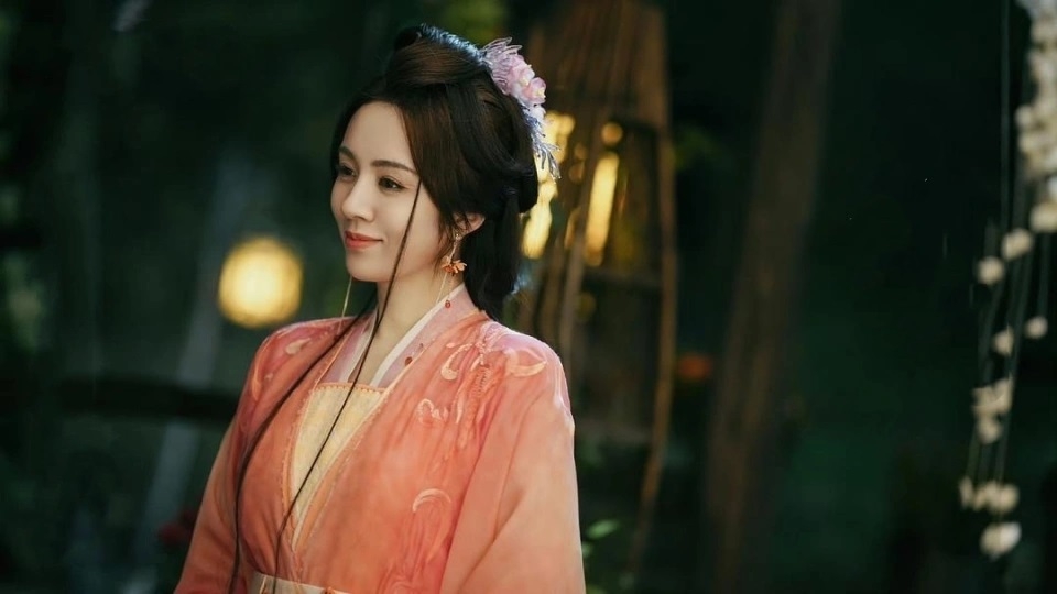 王曉晨在《永夜星河》飾演「榴娘」。