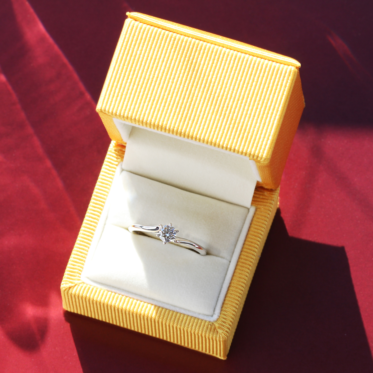 K.UNO「Unire」訂婚鑽戒