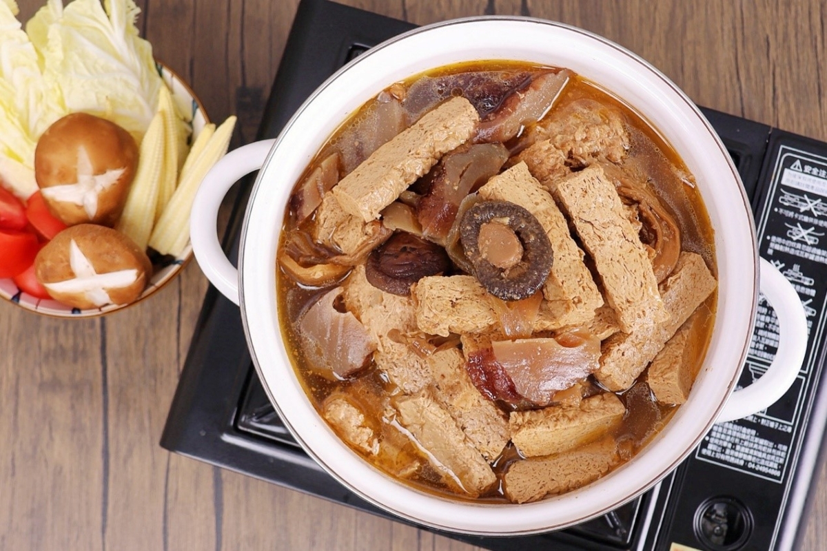 愛雅辣呦鍋物料理暖心暖胃。