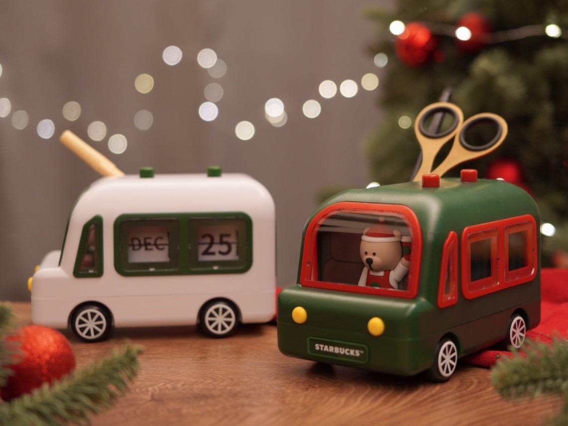 星巴克小熊按壓桌曆以星巴克咖啡車為設計靈感