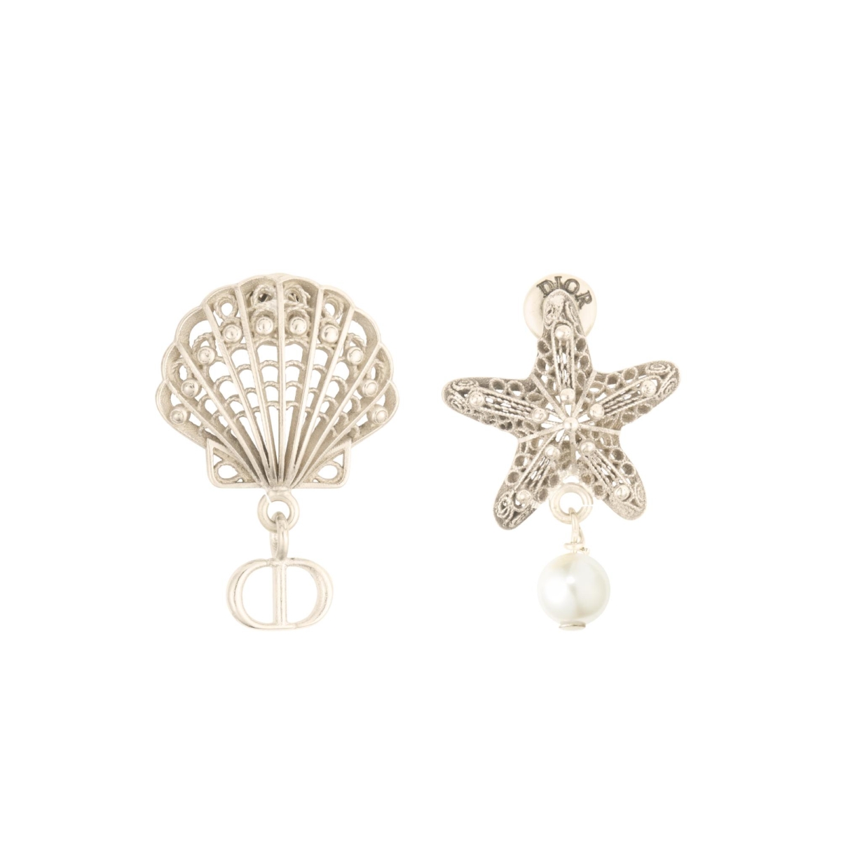 DIOR DIOR CABINET DE CURIOSITE 耳環，NT$17,000