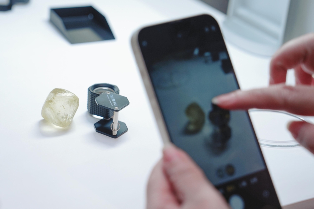 探索鑽石的「內心世界」