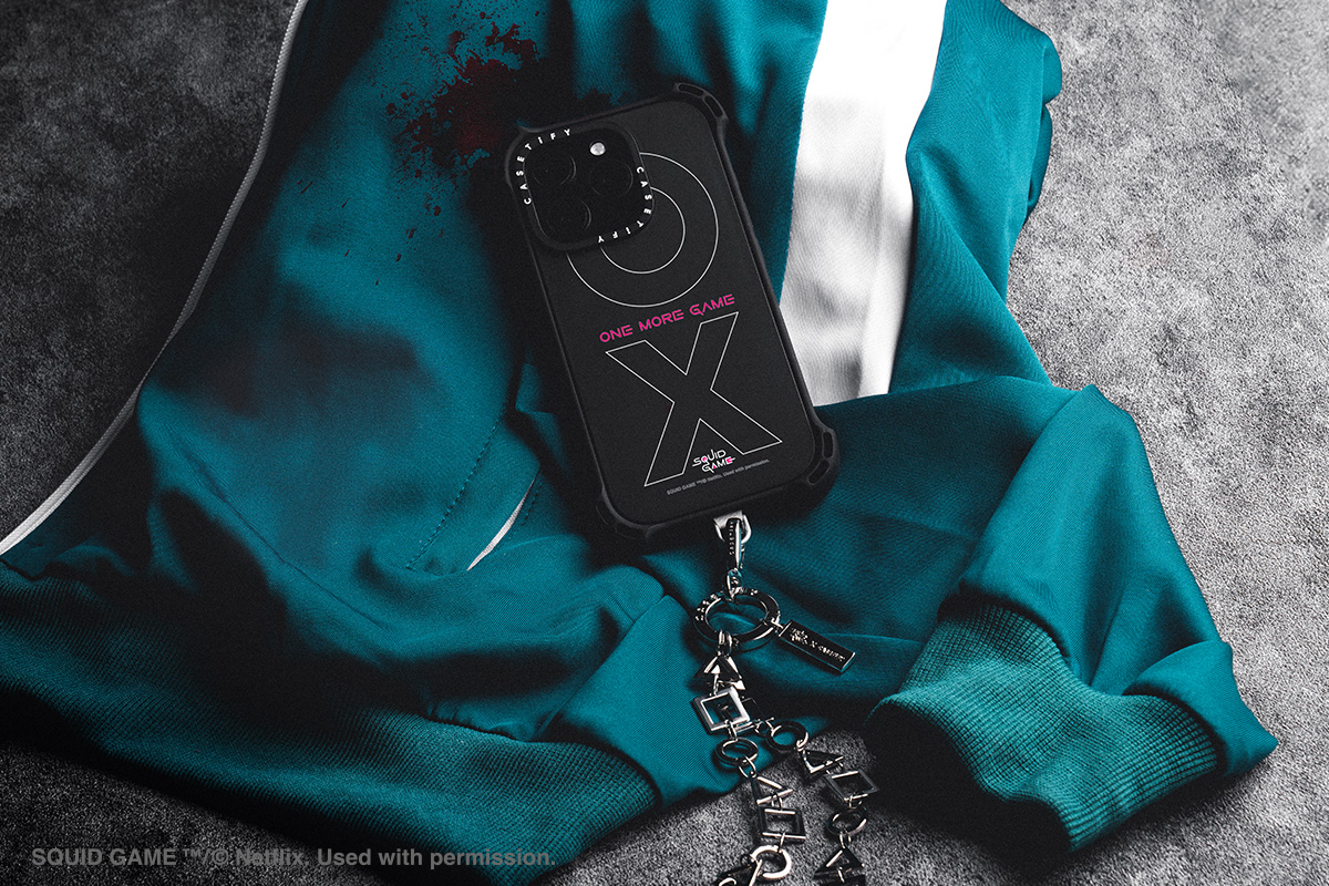 本次特別推出融入劇中標誌性圖案的「魷魚遊戲手機吊飾」