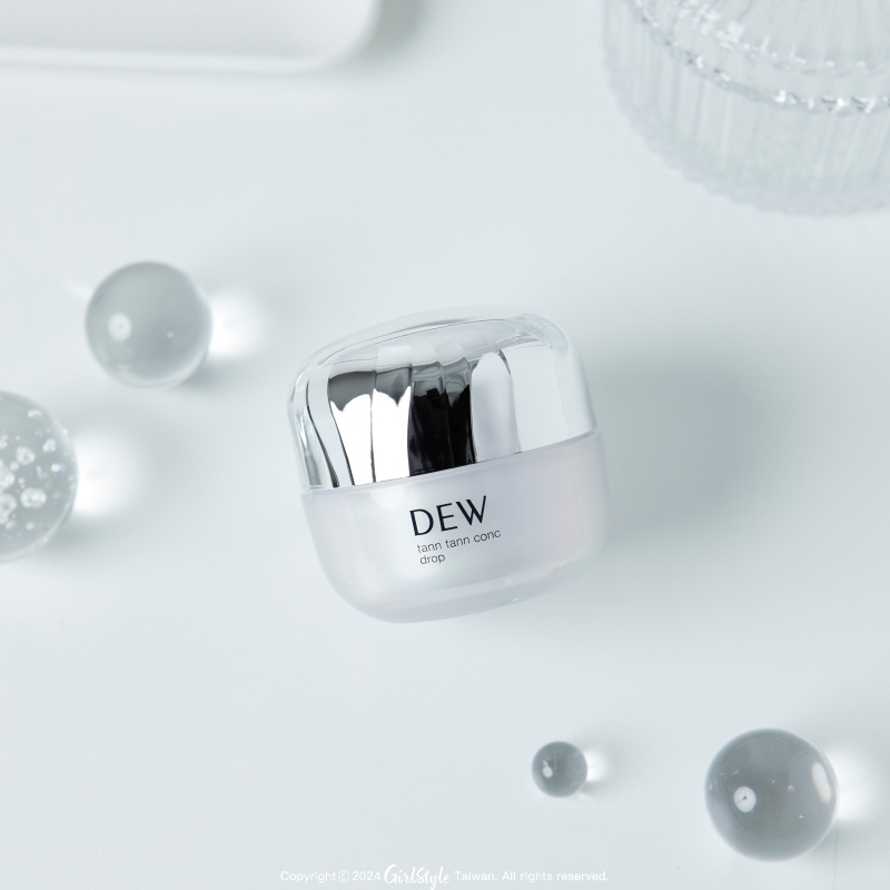 Kanebo DEW 彈潤膜法線雕霜