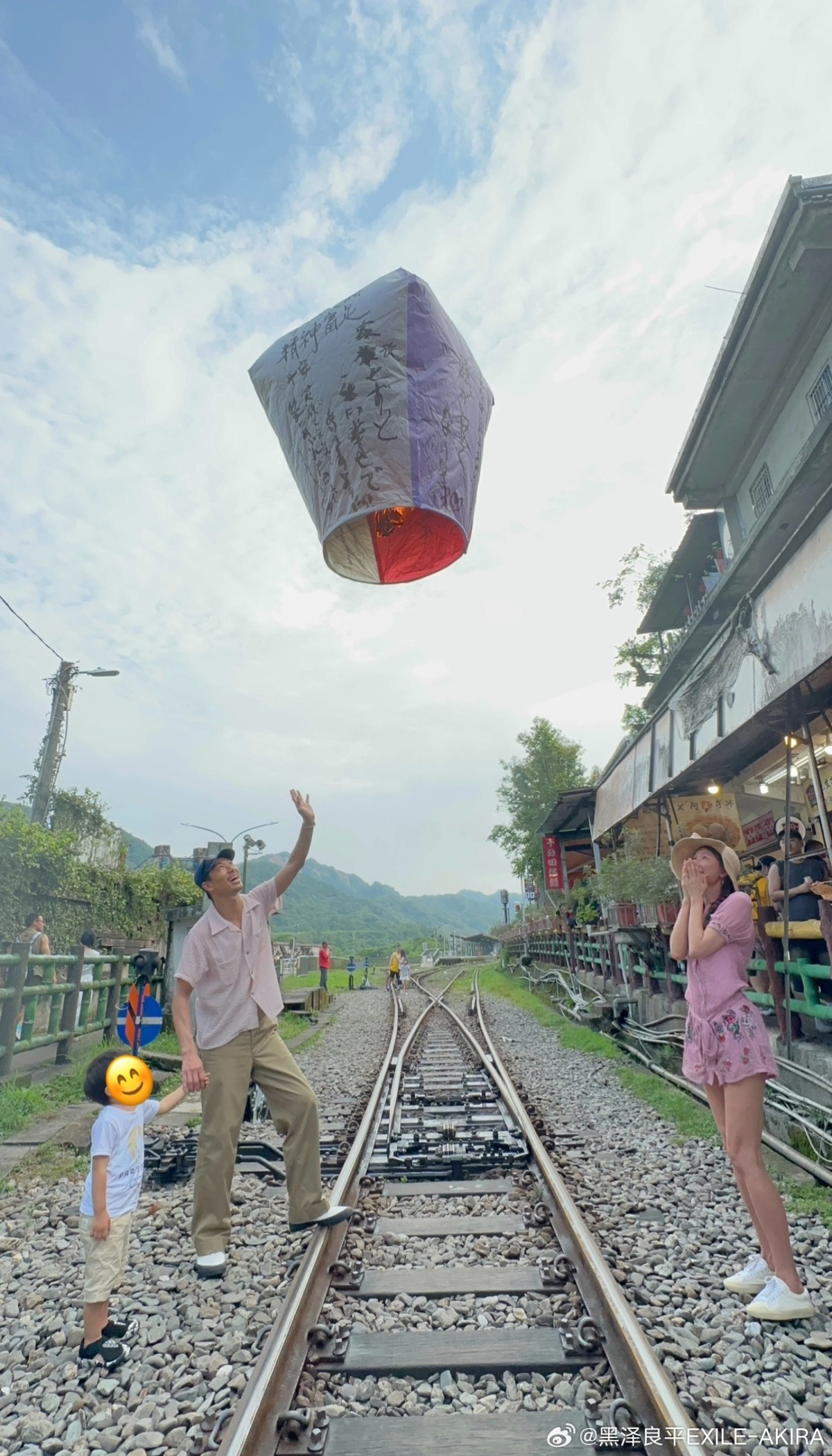 李志玲50歲生日在簡單溫馨的放天燈活動中渡過。