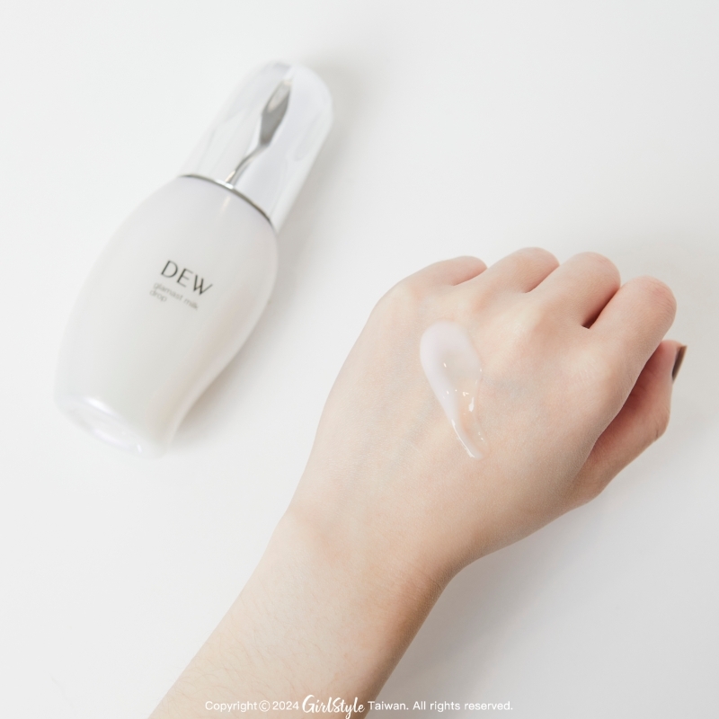Kanebo DEW 彈潤膜法晶乳