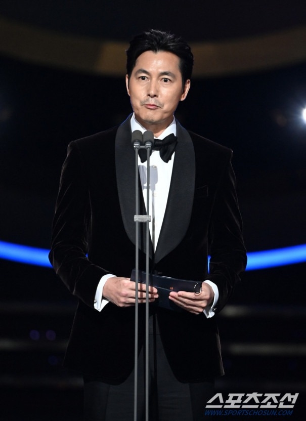 鄭雨盛為私生活混亂道歉受歡呼