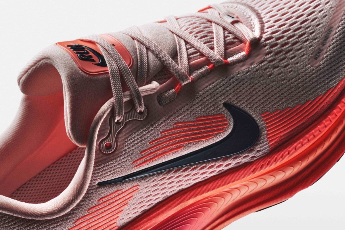 NIKE Vomero 18
