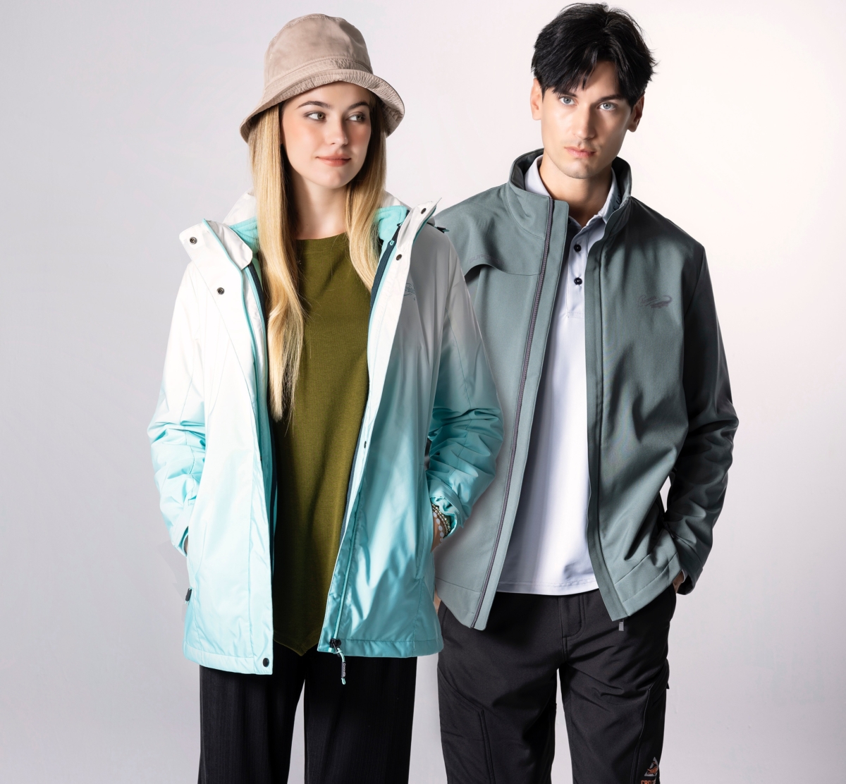 高雄大遠百Crocodile男機能保暖外套建議售價4,980元、特價2,490元。