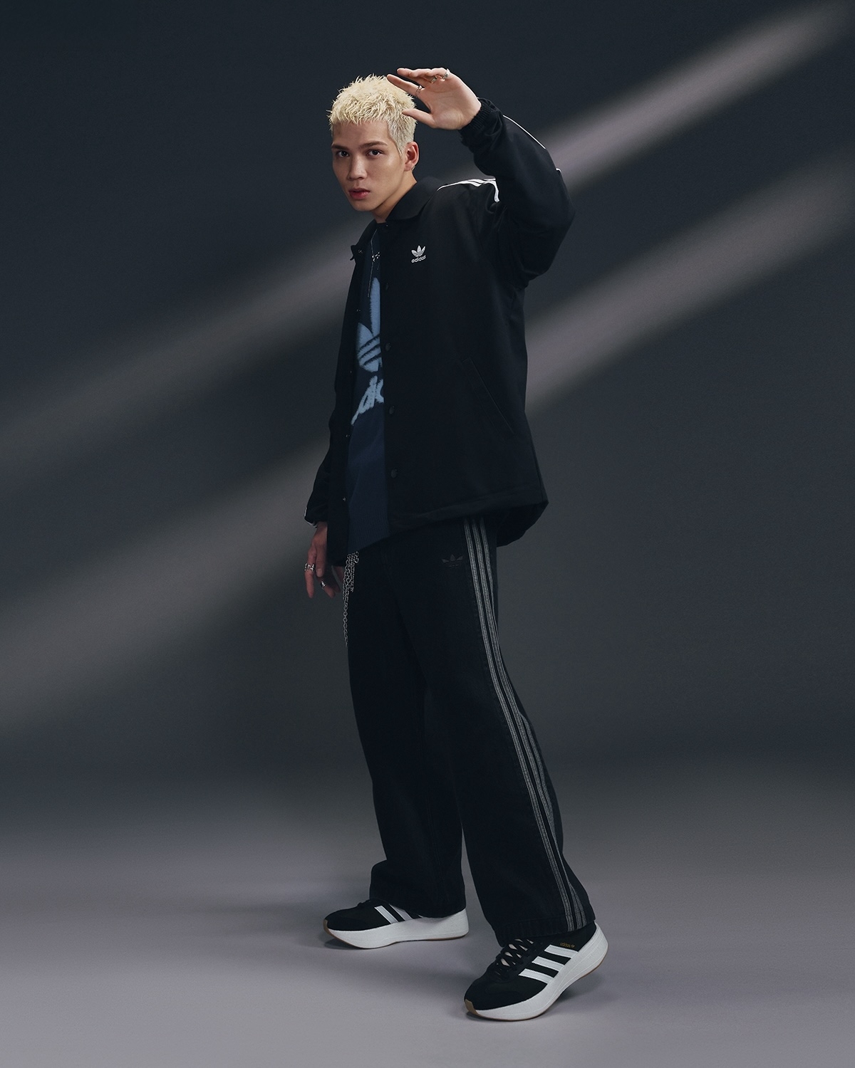 adidas Originals攜手潮流創作歌手派偉俊 步出CITY RNR街頭風範