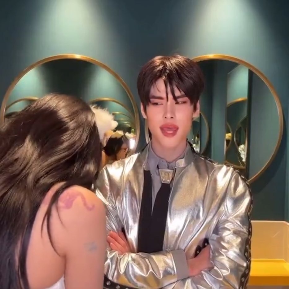 李泳知與RIIZE炤熙大玩Queen Never Cry挑戰