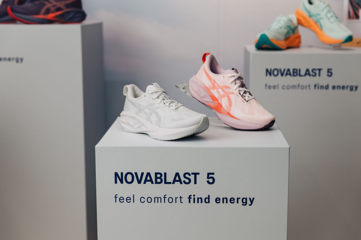 NOVABLAST 5 輕雲白(女款),NT$4,580+NOVABLAST 5 珊瑚粉(女款),NT$4,580