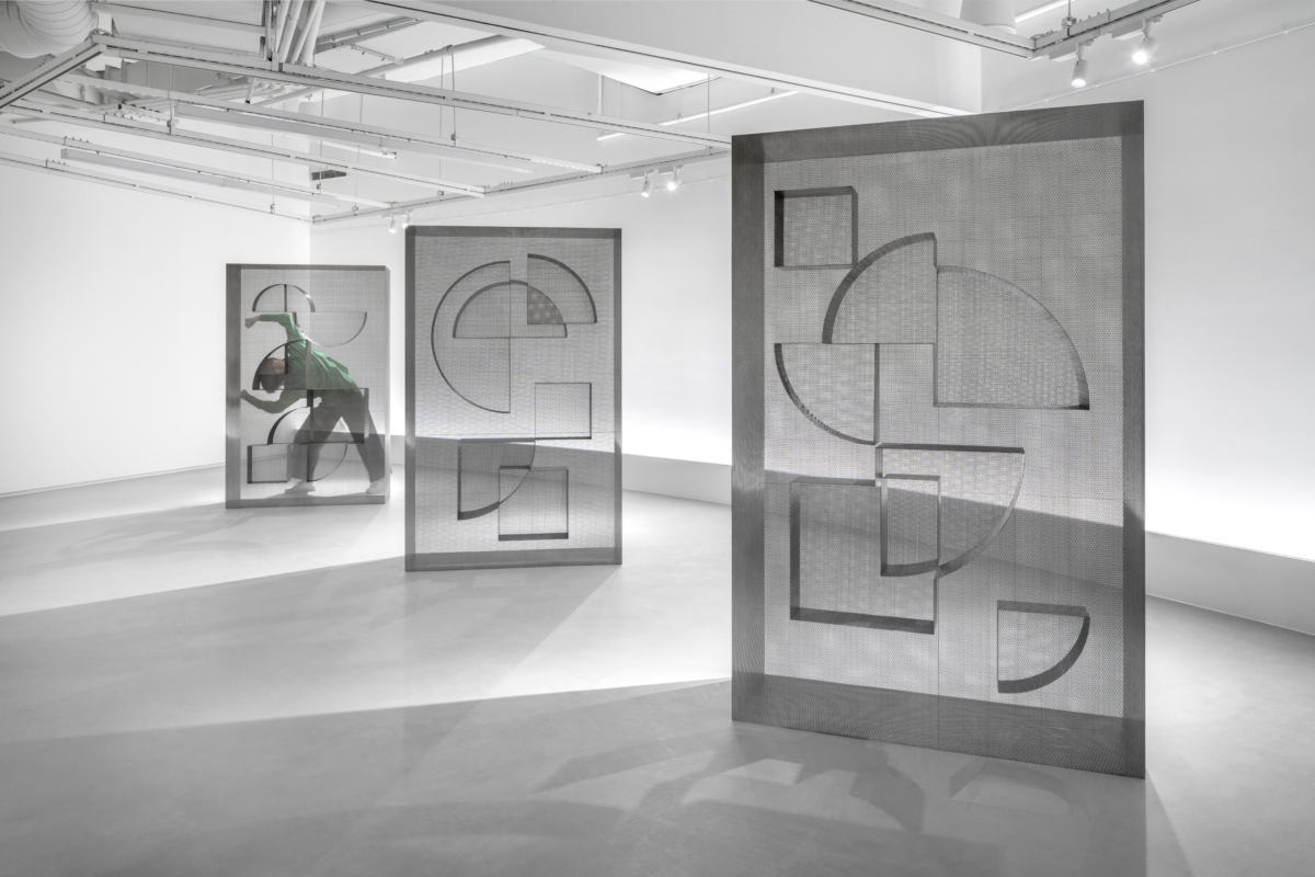 勤美術館nendo作品《clustered clouds》系列