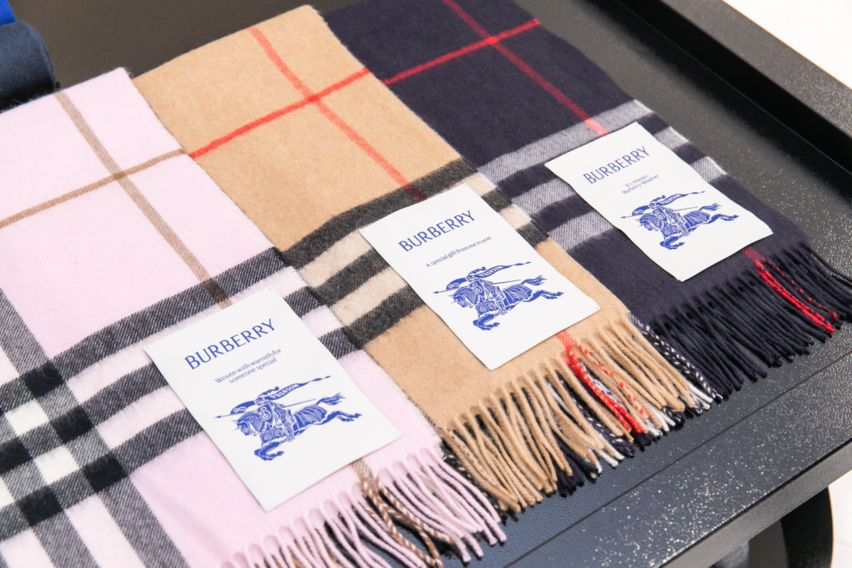 Burberry喀什米爾圍巾