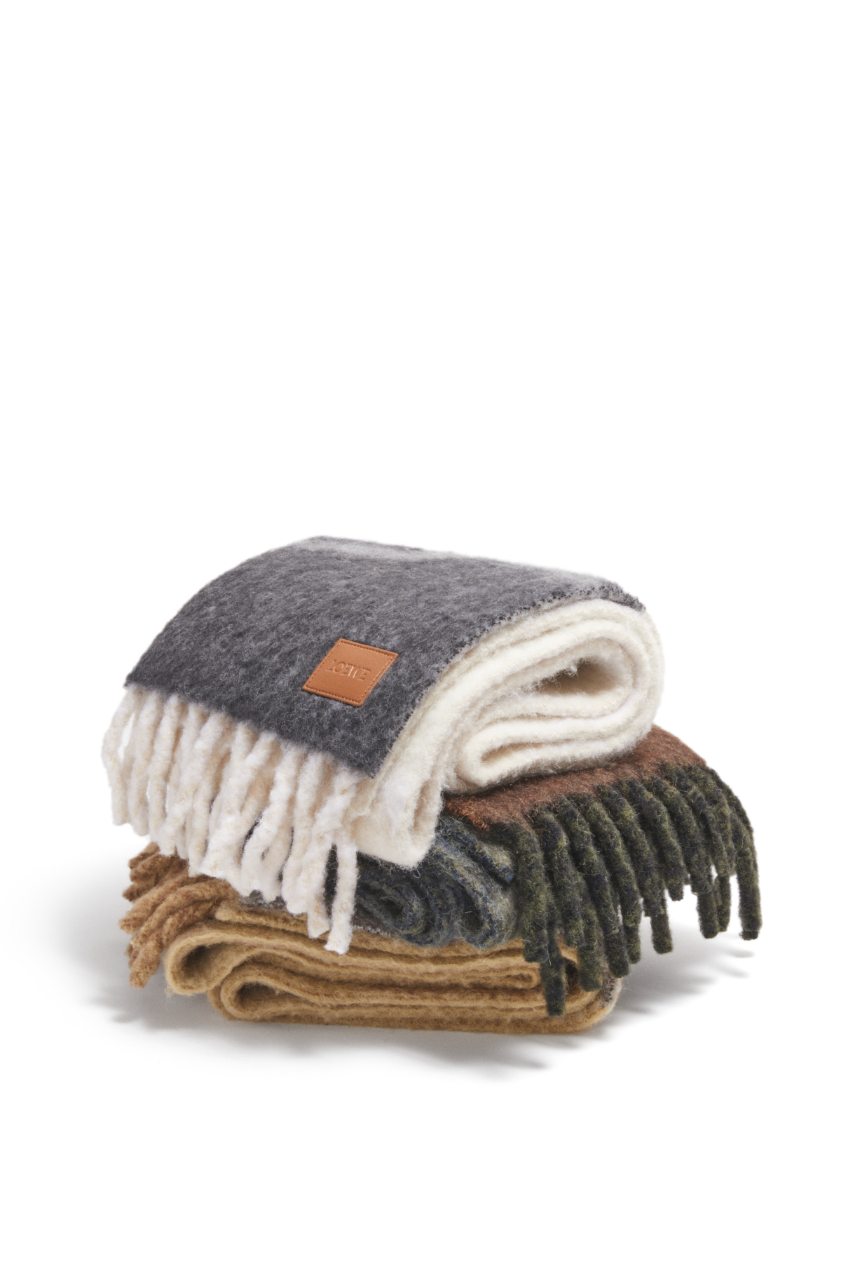 LOEWE與SUNA FUJITA攜手呈獻聖誕禮品系列