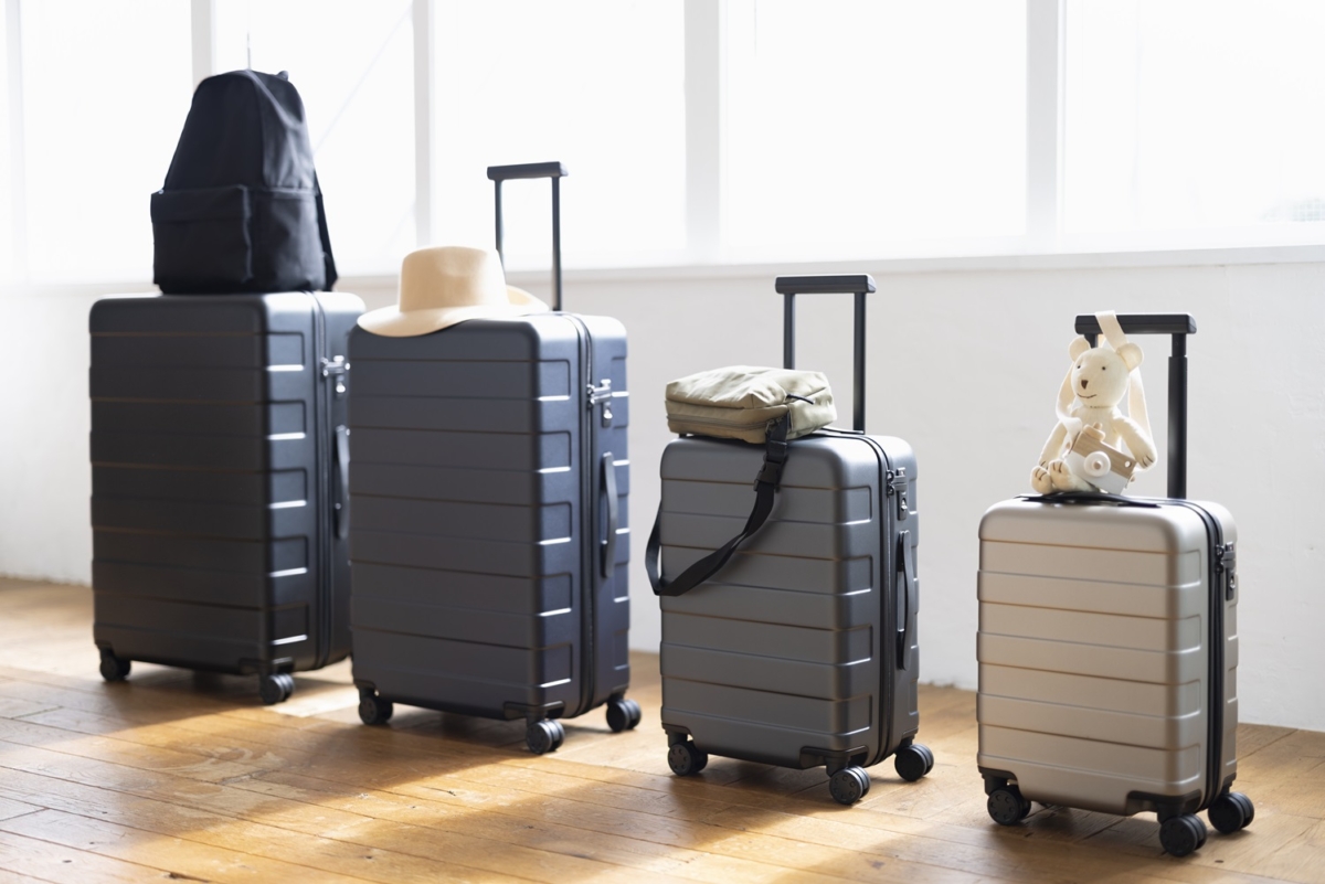 第1名-四輪硬殼止滑拉桿箱