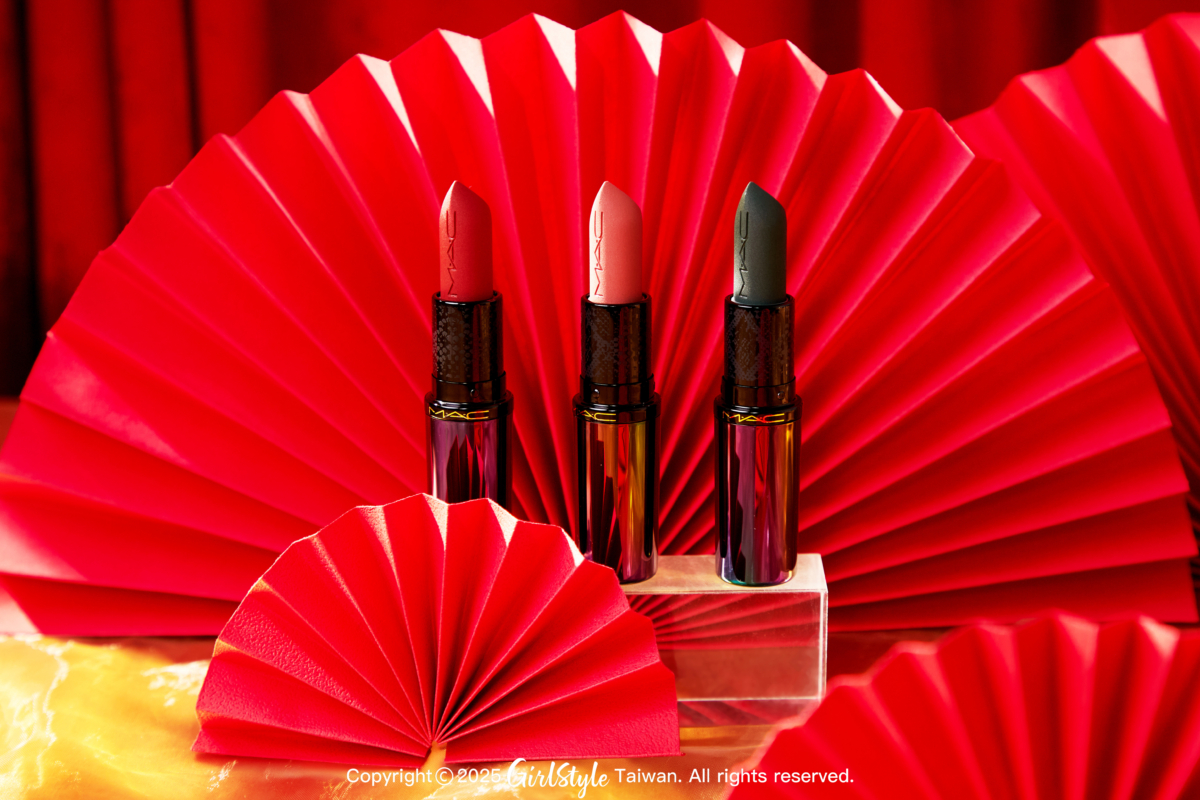 M‧A‧C 蛇來運轉系列 MACximal極自我柔霧唇膏#LUCK BE A LIPSTICK魅蟒出沒 #TIMELESS TAUPE清冷蛇蠍 #ROYAL EMERALD人間梅杜莎，NT$850