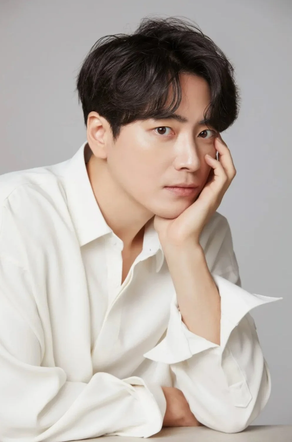 李浚赫沒了鬍子顏值回春