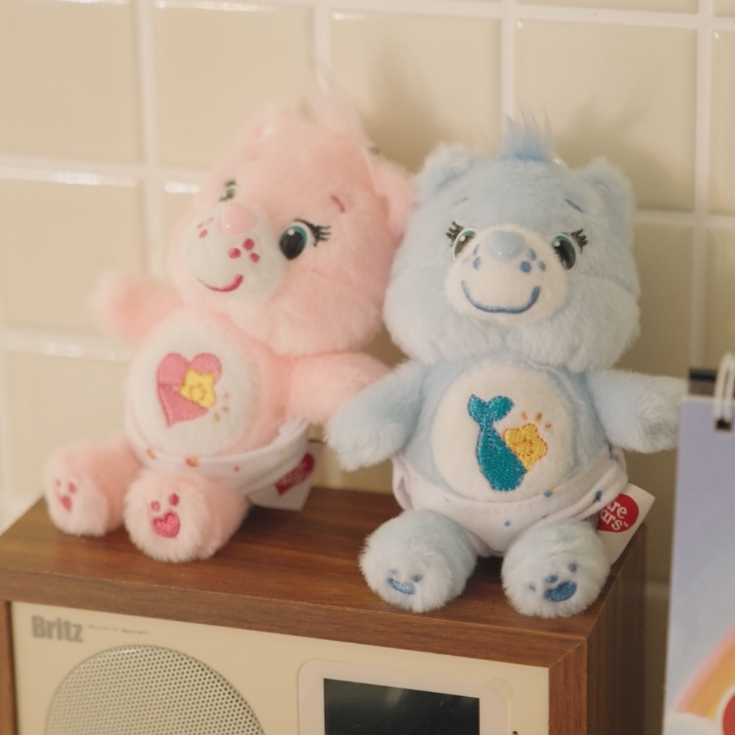 特別是 Baby 版 Care Bears 吊飾,穿著尿布的模樣超級可愛,實在讓人無法抗拒!