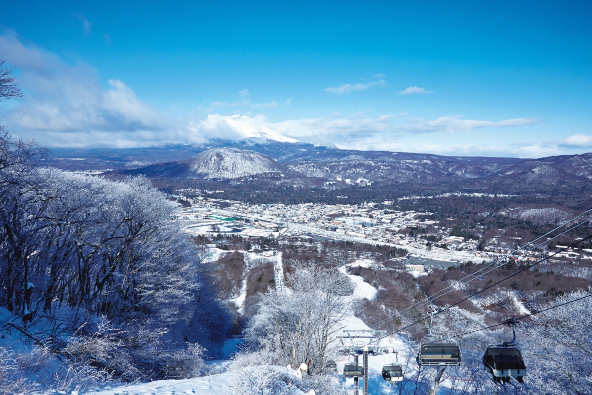 輕井澤王子大飯店東館鄰近雪場