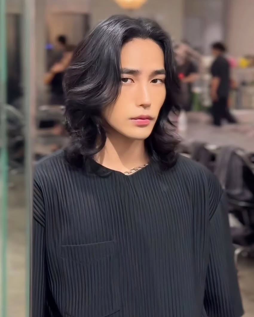 前任海軍特戰戰團隊員陸俊書在《單身即地獄4》預告一露面就爆紅。