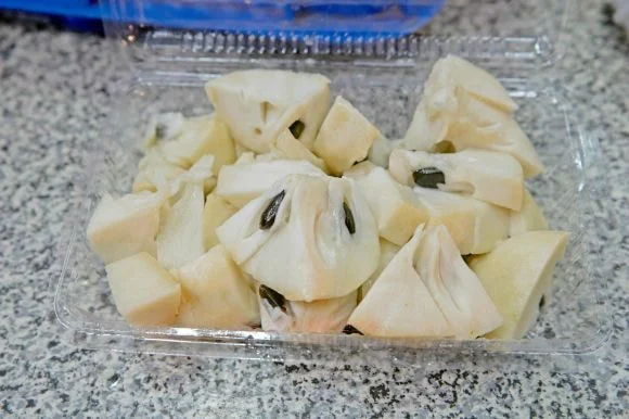 切好的盒裝鳳梨釋迦也很受到南韓人歡迎。