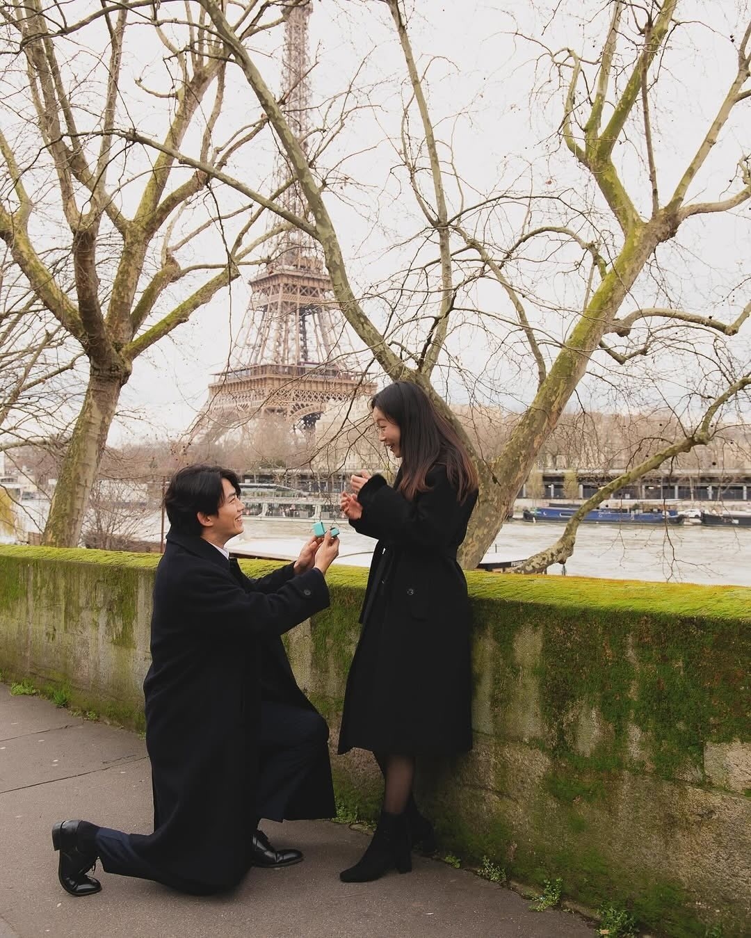 澤演在巴黎向素人女友求婚