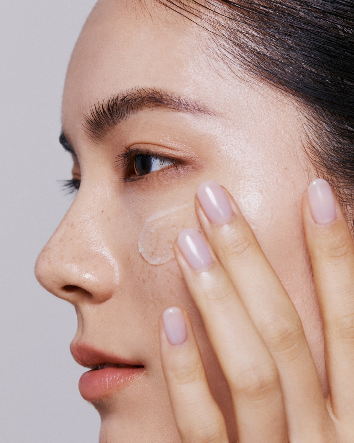 補水鎖水，打造水潤基底