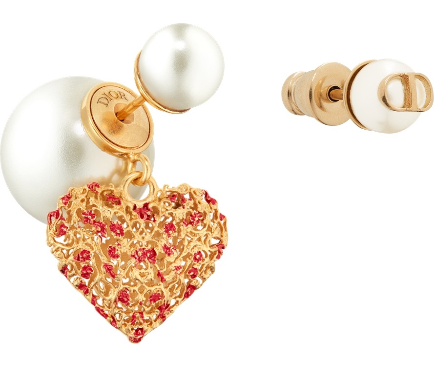 Dior Tribales愛心耳環，NT$19,500