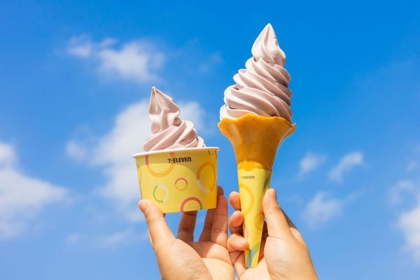 7-ELEVEN「藍莓起司霜淇淋」令大批藍莓控急著嚐鮮。