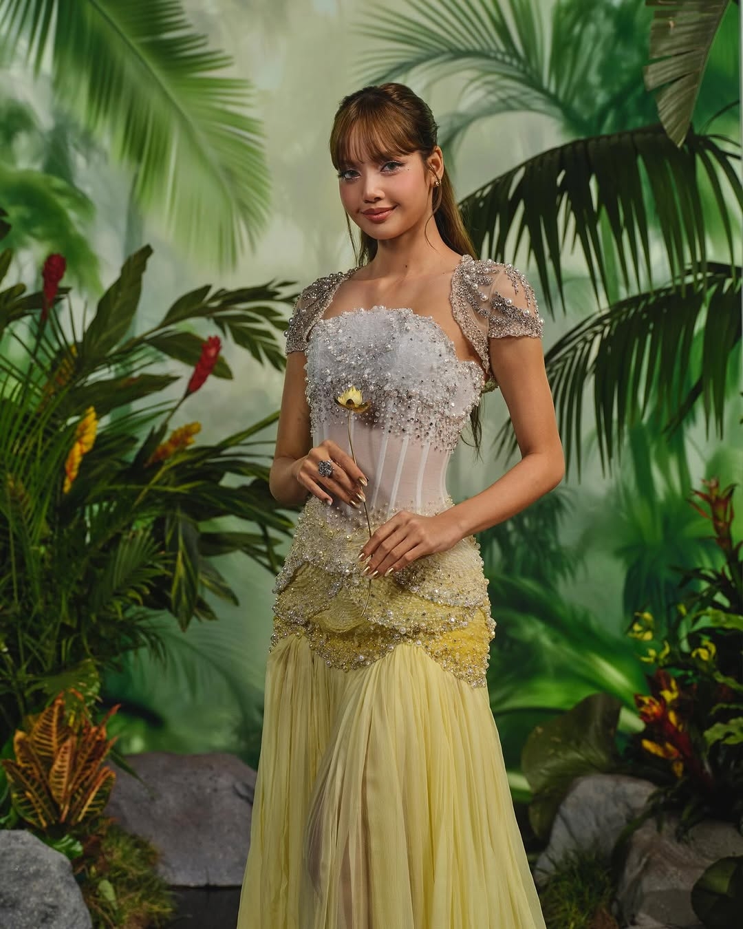 LISA《白蓮花大飯店》第一次出演美劇