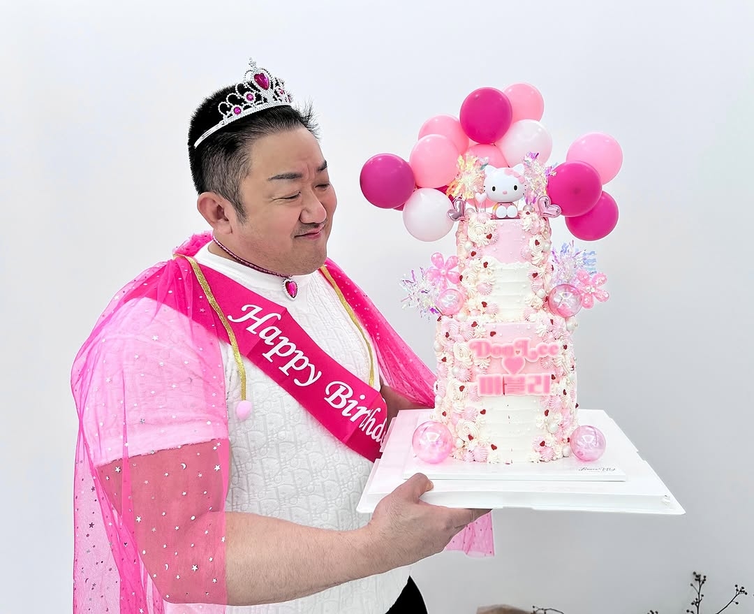 馬東石54歲生日蛋糕，上面有凱蒂貓