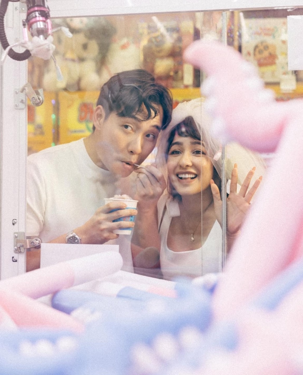 Uncle Roger與新婚妻來台灣拍攝婚紗