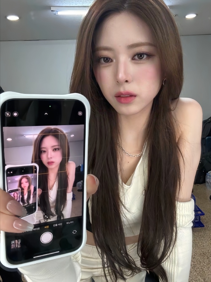 ITZY申有娜自拍