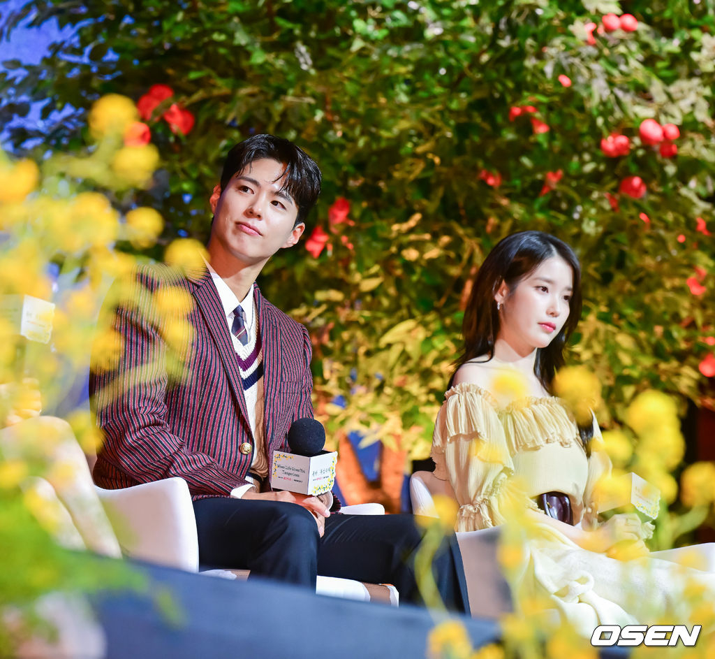IU和朴寶劍談論兩人在拍攝時有良好的默契，合作非常順利。