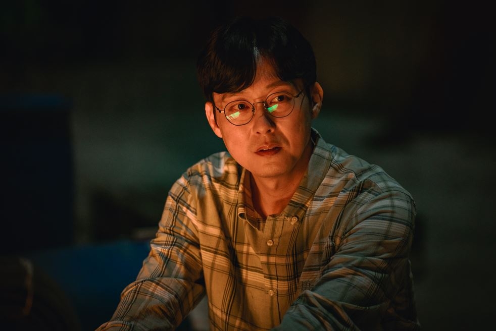 「韓賢浩」因幫助「鄭世玉」而身陷矛盾。