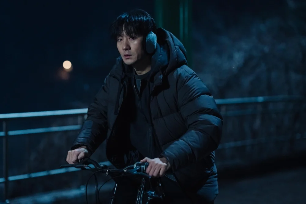 朴海秀飾演「目擊男」