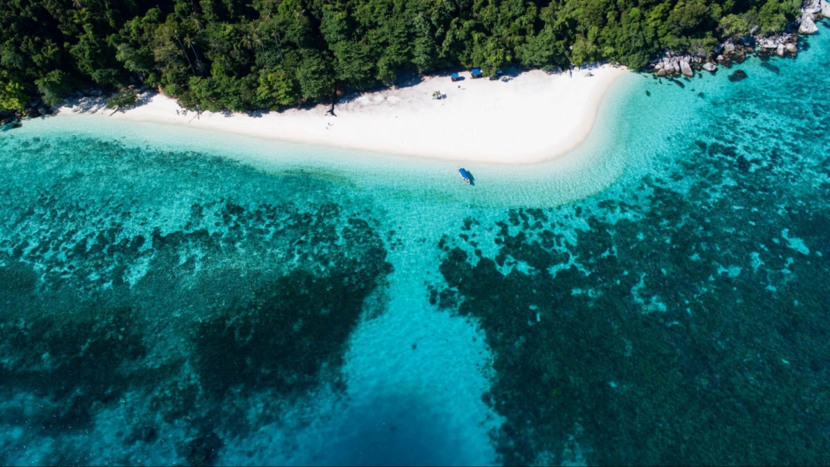 馬來西亞刁曼島