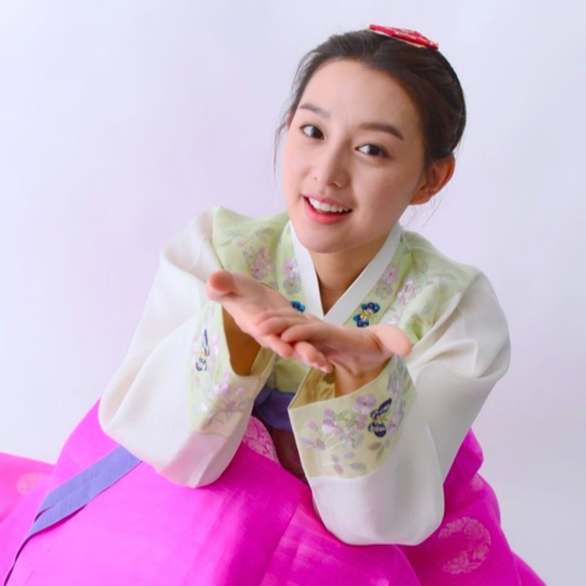 金智媛過往古裝造型俏麗可愛，令人眼睛一亮！