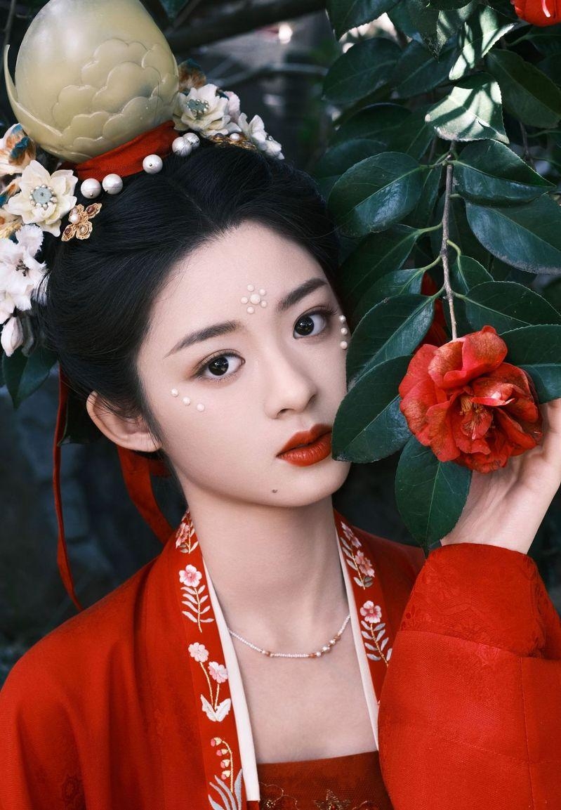 黃楊鈿甜去年以Netflix古裝喜劇《五福臨門》再度寫下生涯代表作。