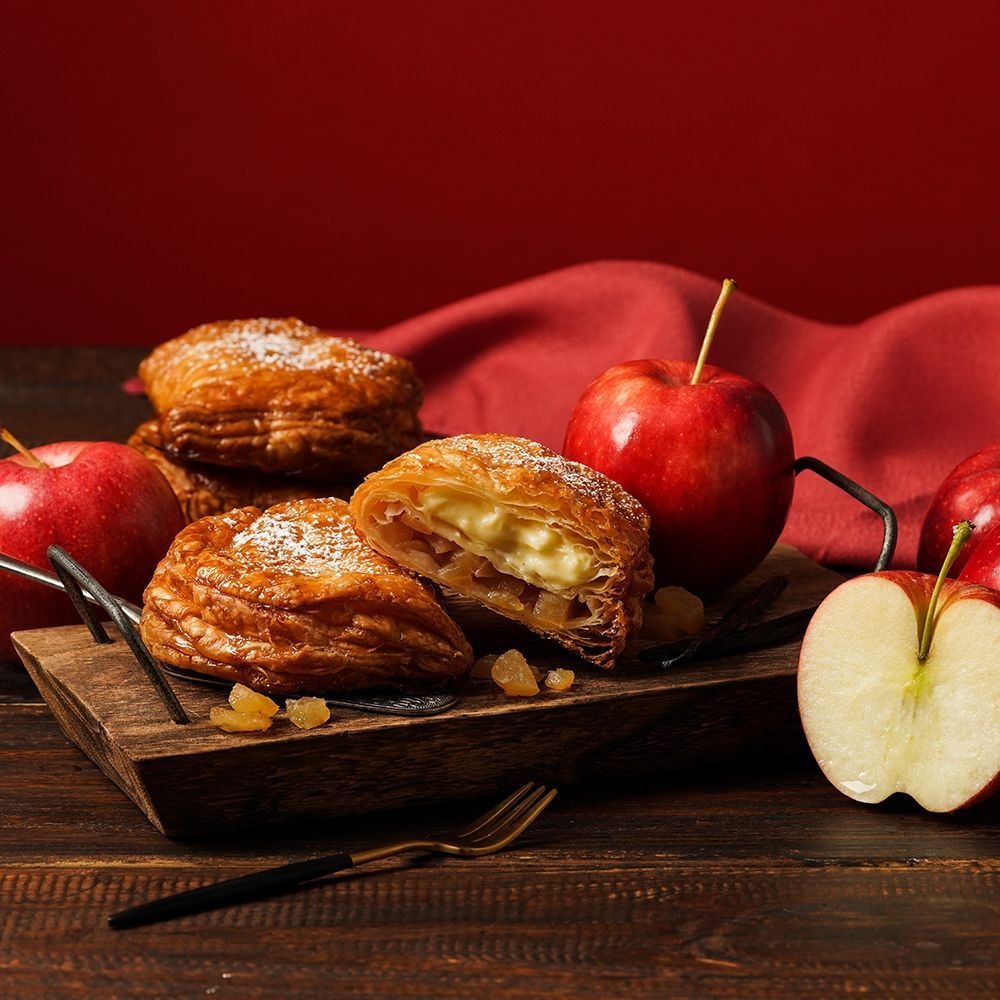 散發著蘋果香氣的「焦糖蘋果泡芙」誘人食慾。