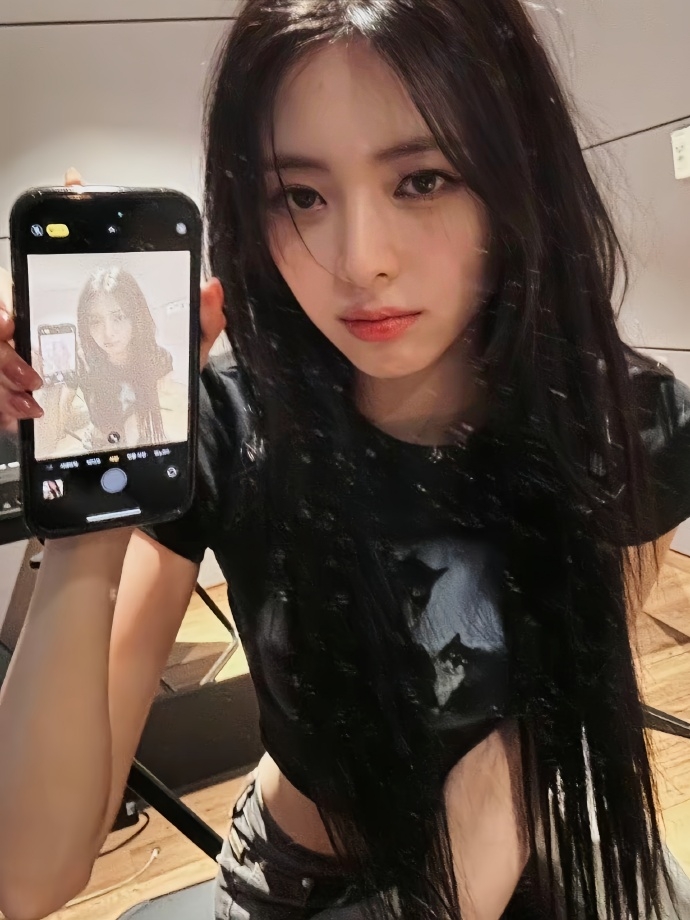 ITZY申有娜自拍