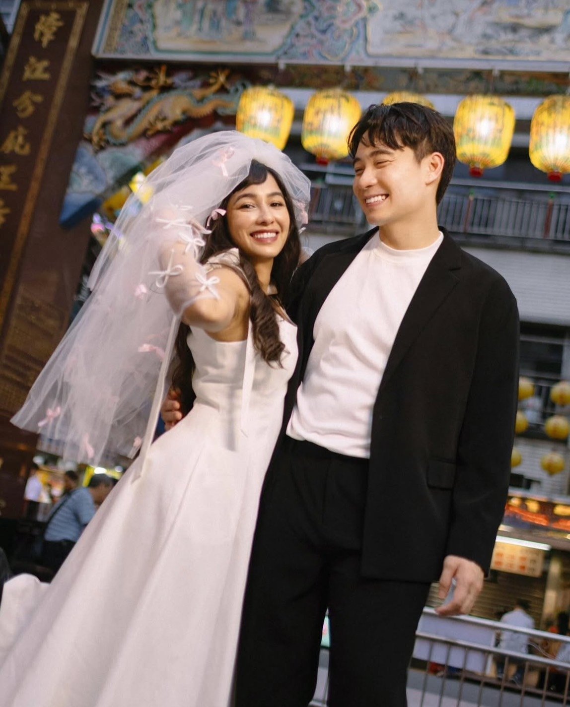 Uncle Roger來台灣拍婚紗！33歲情訂未婚妻Sabrina西門町拍婚紗